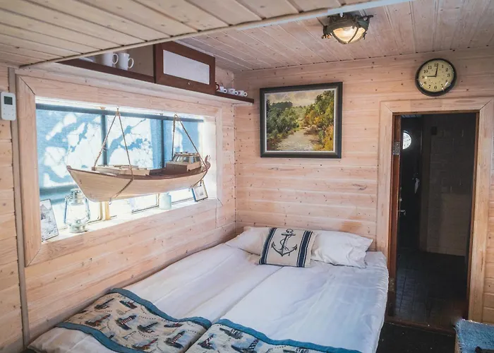 Nyaraló Cozy Little House With Sauna On A Fishing Boat Pärnu