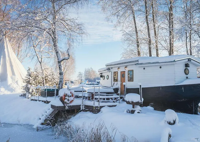 Cozy Little House With Sauna On A Fishing Boat Pärnu